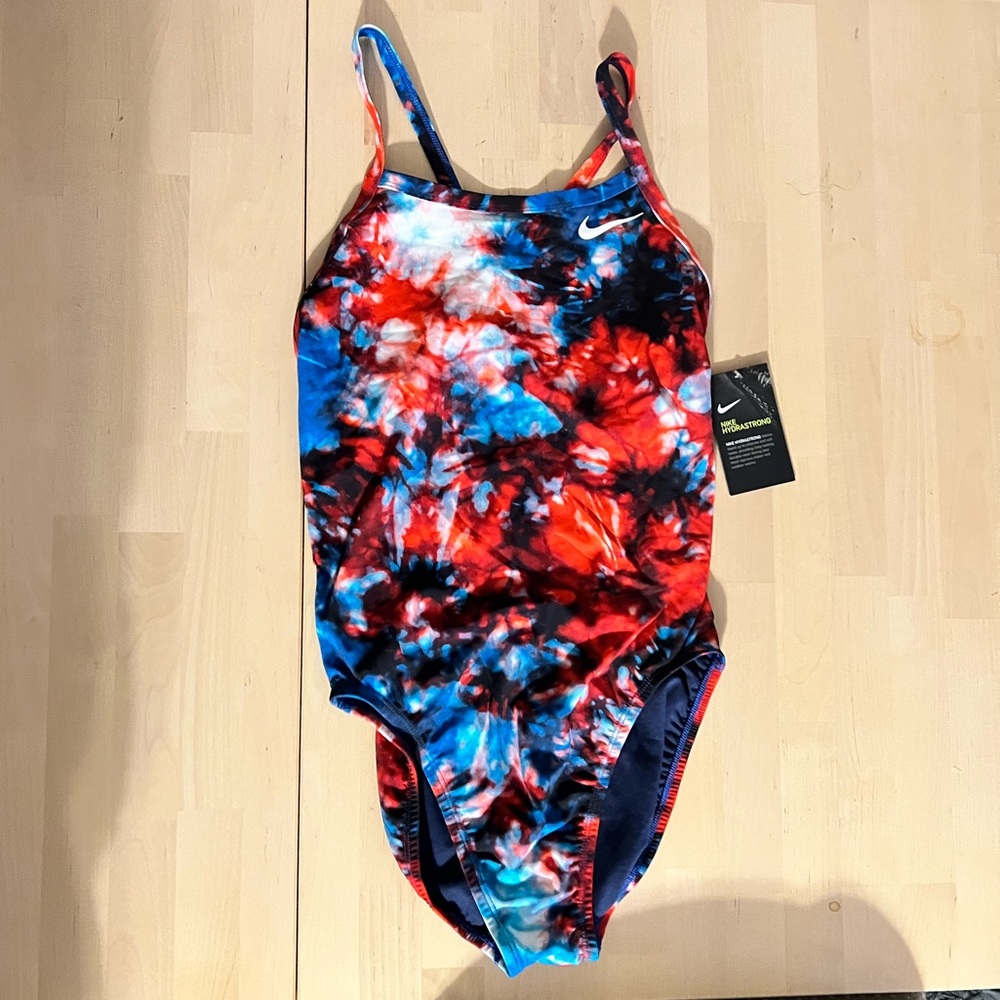 NIKE HYDRASTRONG Swimsuit Size 36 NWT